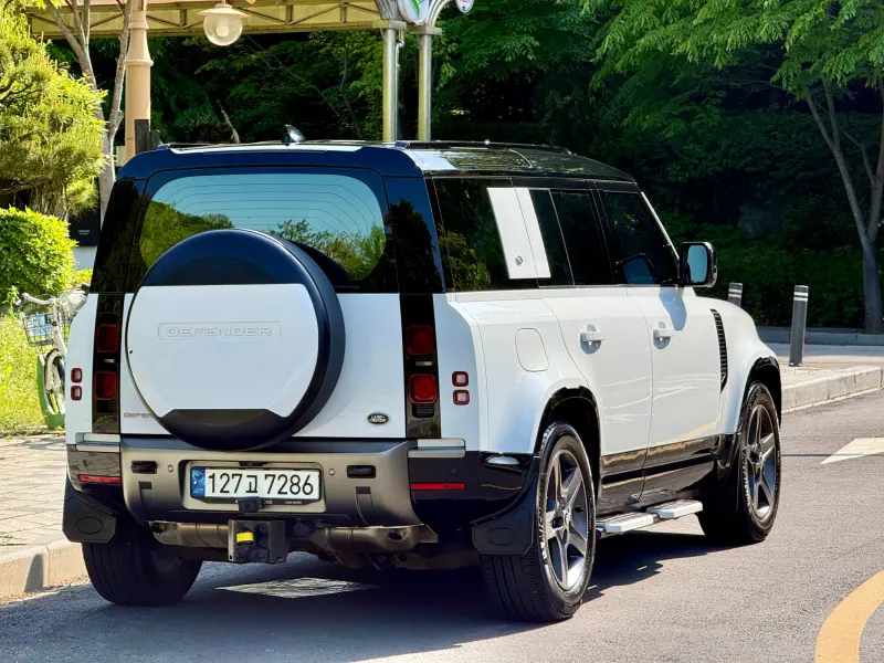 Land Rover Defender