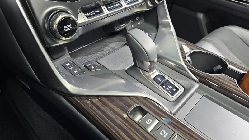 Lexus LX570