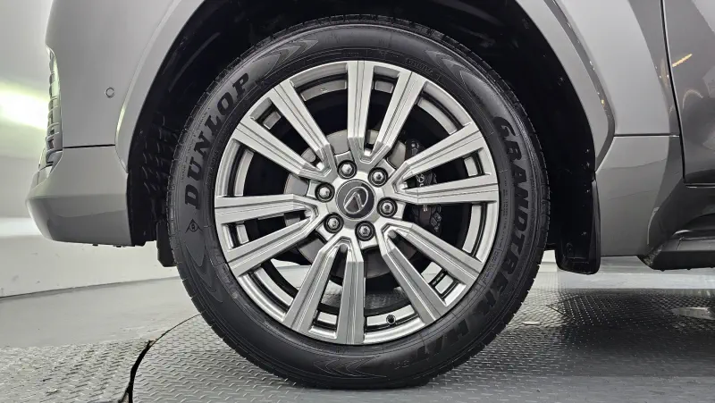 Lexus LX570