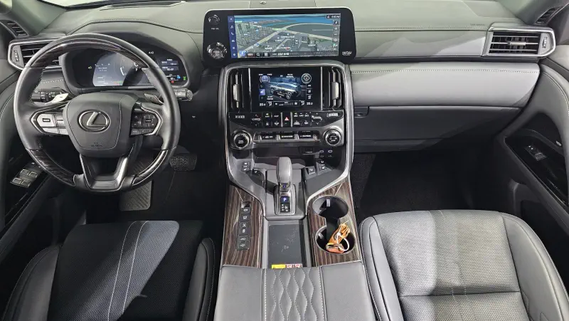 Lexus LX570