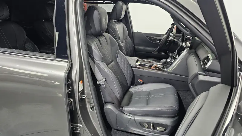 Lexus LX570