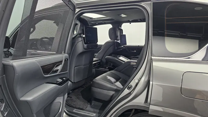 Lexus LX570