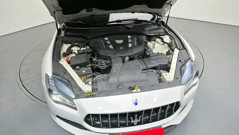 Maserati Quattroporte