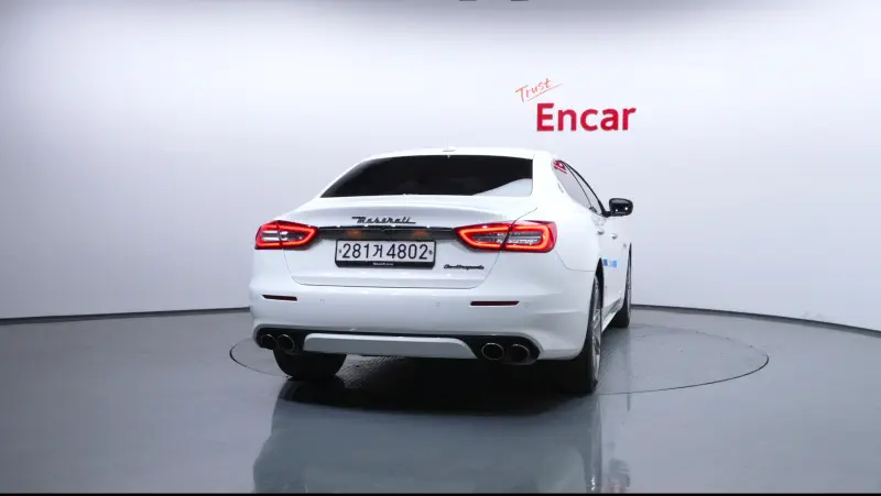 Maserati Quattroporte