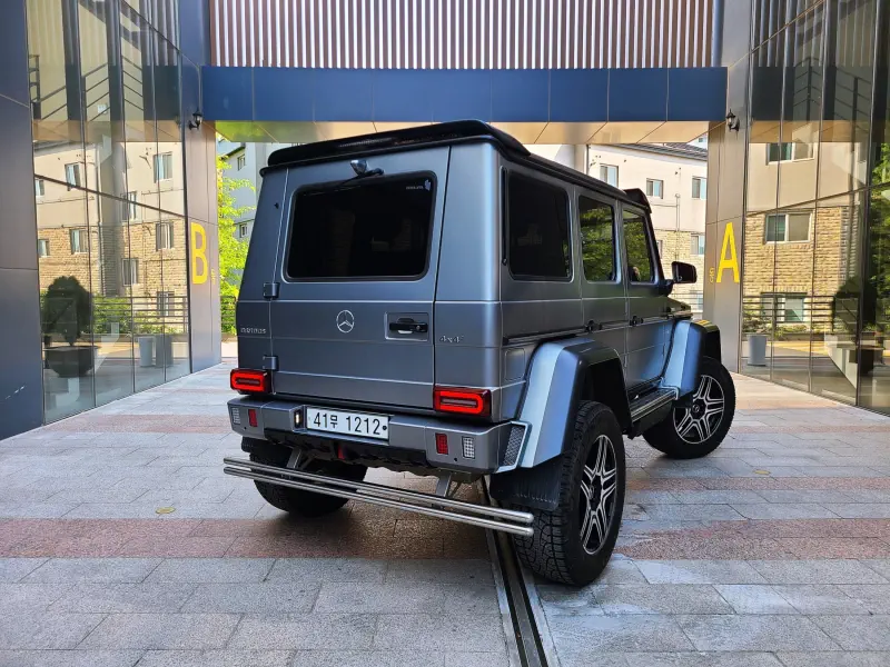 Mercedes-Benz G-Class