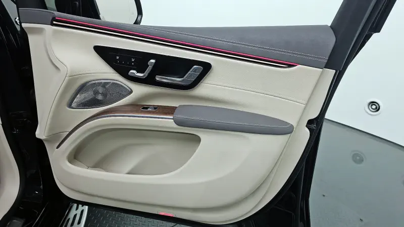 Mercedes-Benz EQS SUV