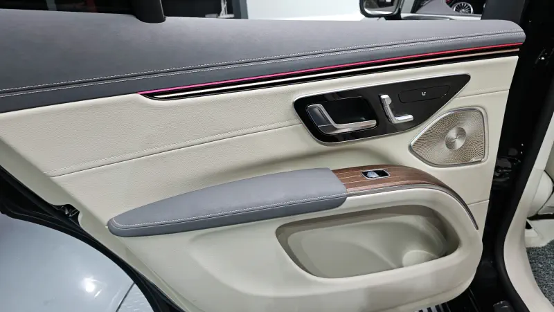 Mercedes-Benz EQS SUV