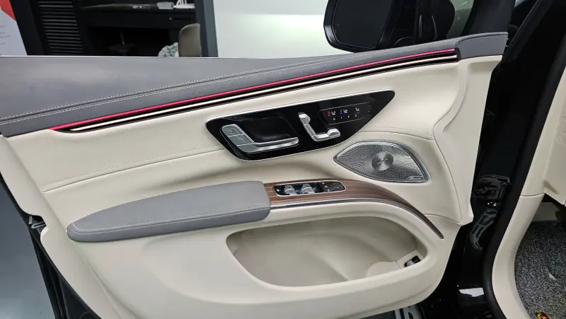 Mercedes-Benz EQS SUV