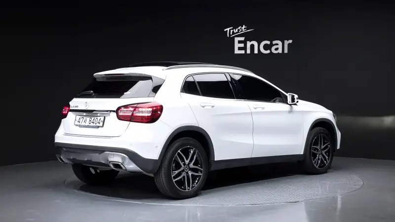 Mercedes-Benz GLA-Class