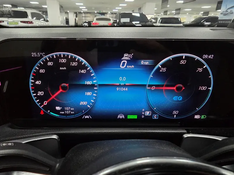 Mercedes-Benz EQB