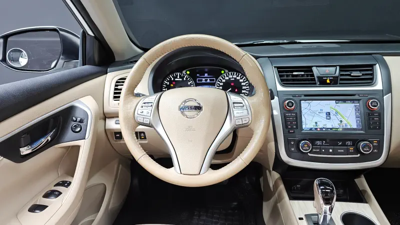 Nissan Altima