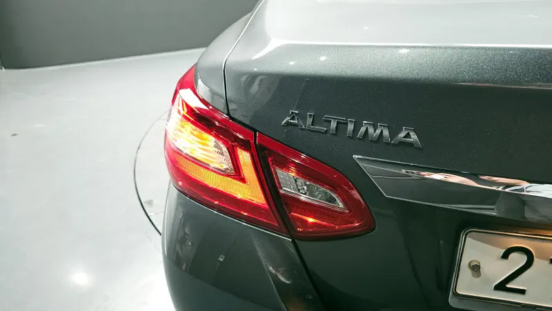 Nissan Altima