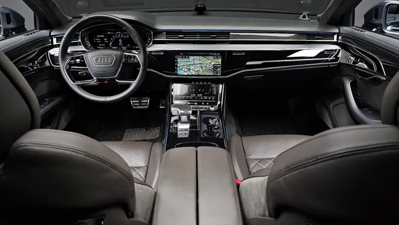 Audi S8