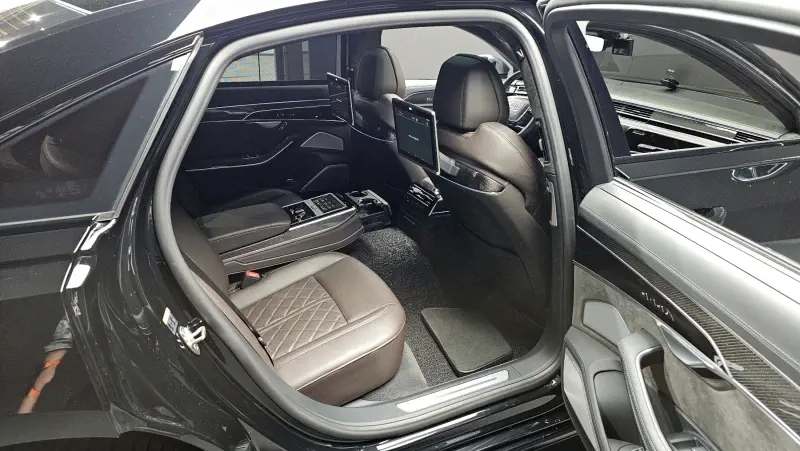 Audi S8