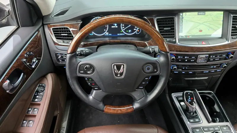 Hyundai Equus