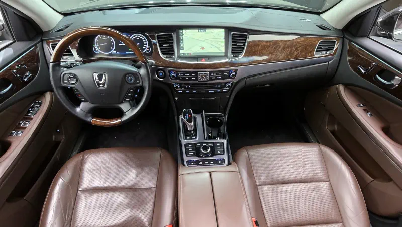 Hyundai Equus