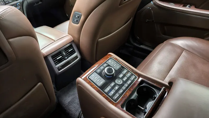 Hyundai Equus