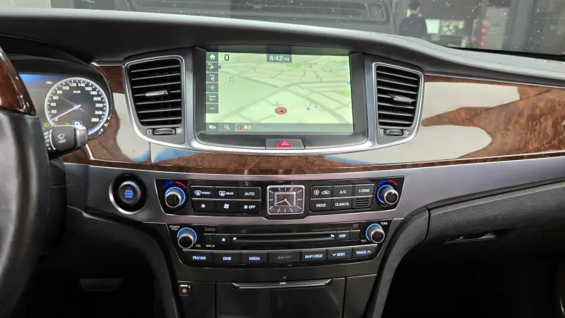 Hyundai Equus