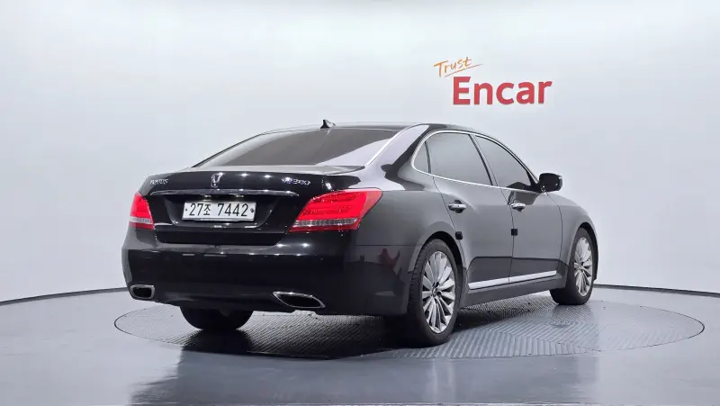 Hyundai Equus