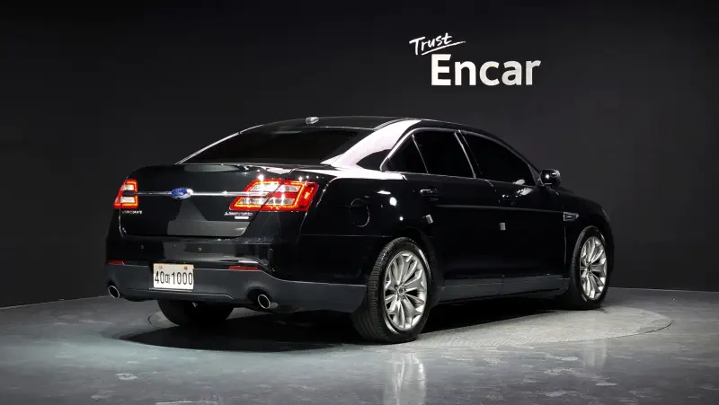 Ford Taurus