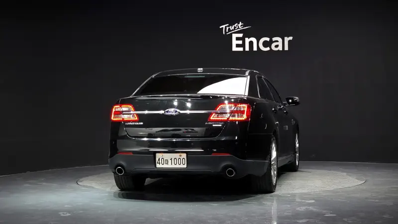 Ford Taurus
