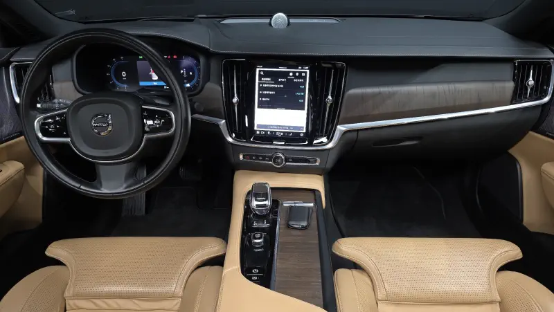 Volvo S90