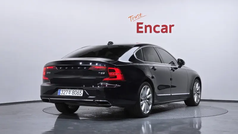 Volvo S90