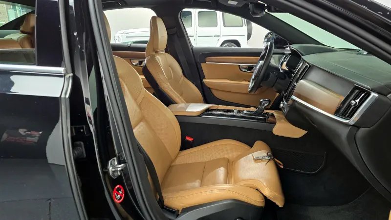 Volvo S90