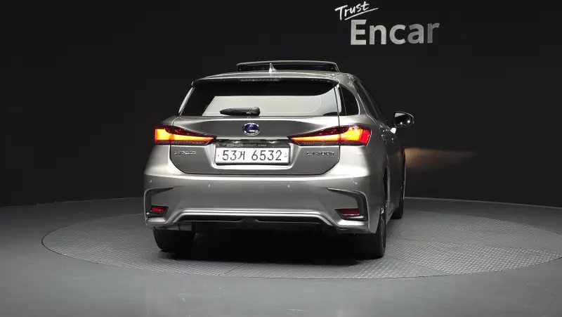 Lexus CT200h