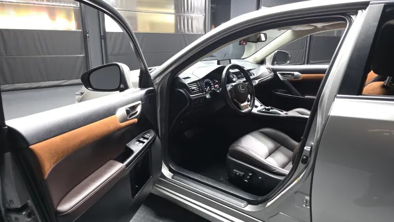 Lexus CT200h