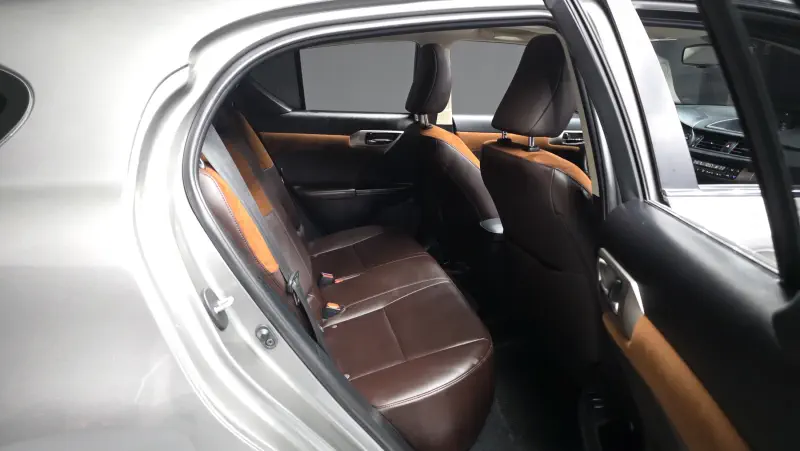 Lexus CT200h
