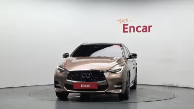 Infiniti Q30