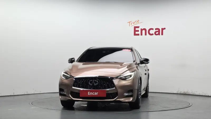 Infiniti Q30
