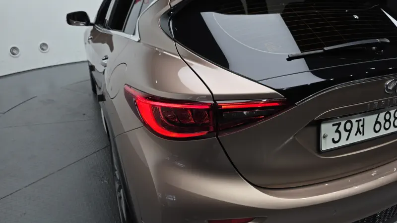 Infiniti Q30