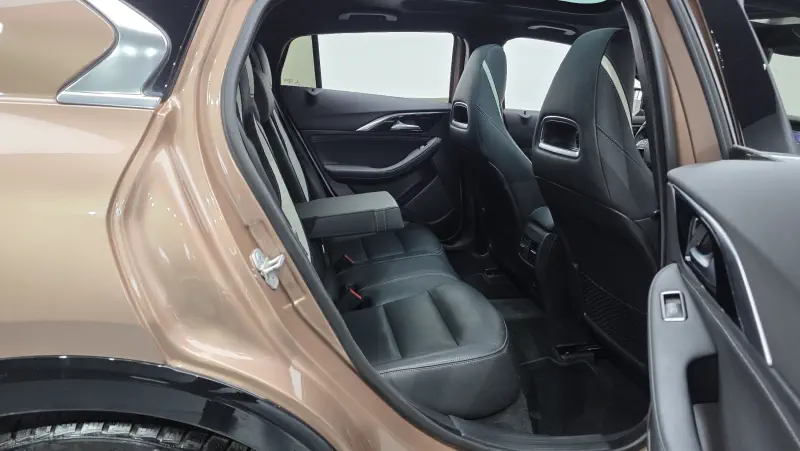 Infiniti Q30