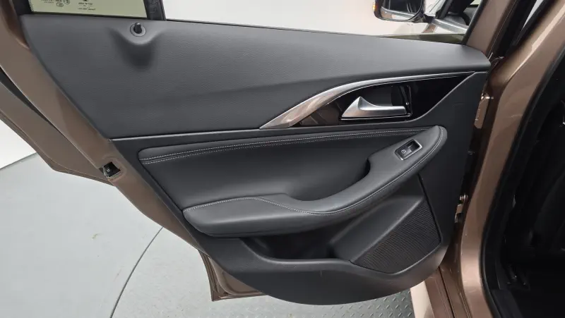 Infiniti Q30