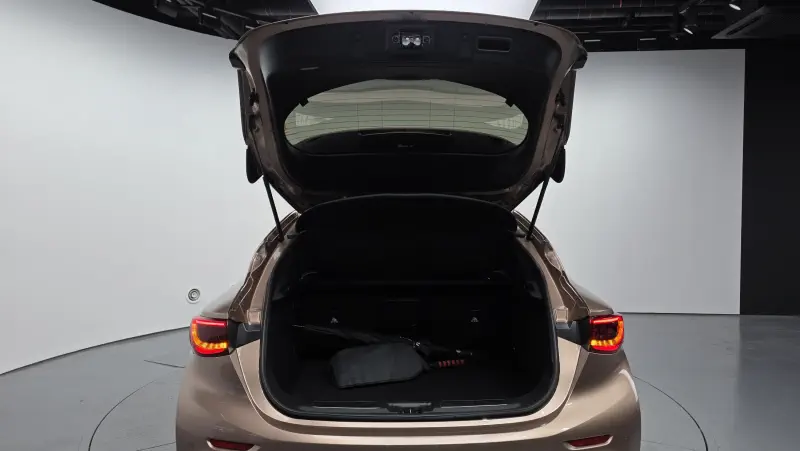 Infiniti Q30