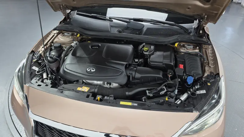 Infiniti Q30