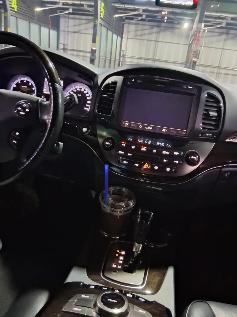 SsangYong Chairman W