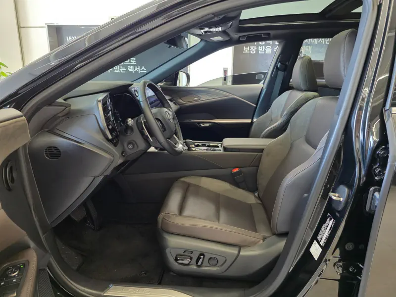 Lexus RX450h+