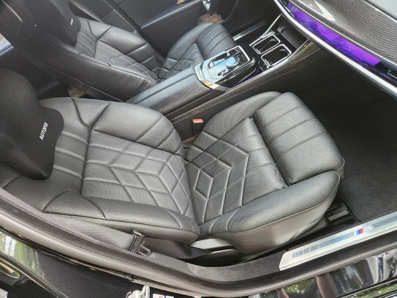 BMW i7