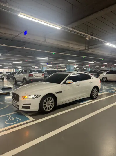 Jaguar XE