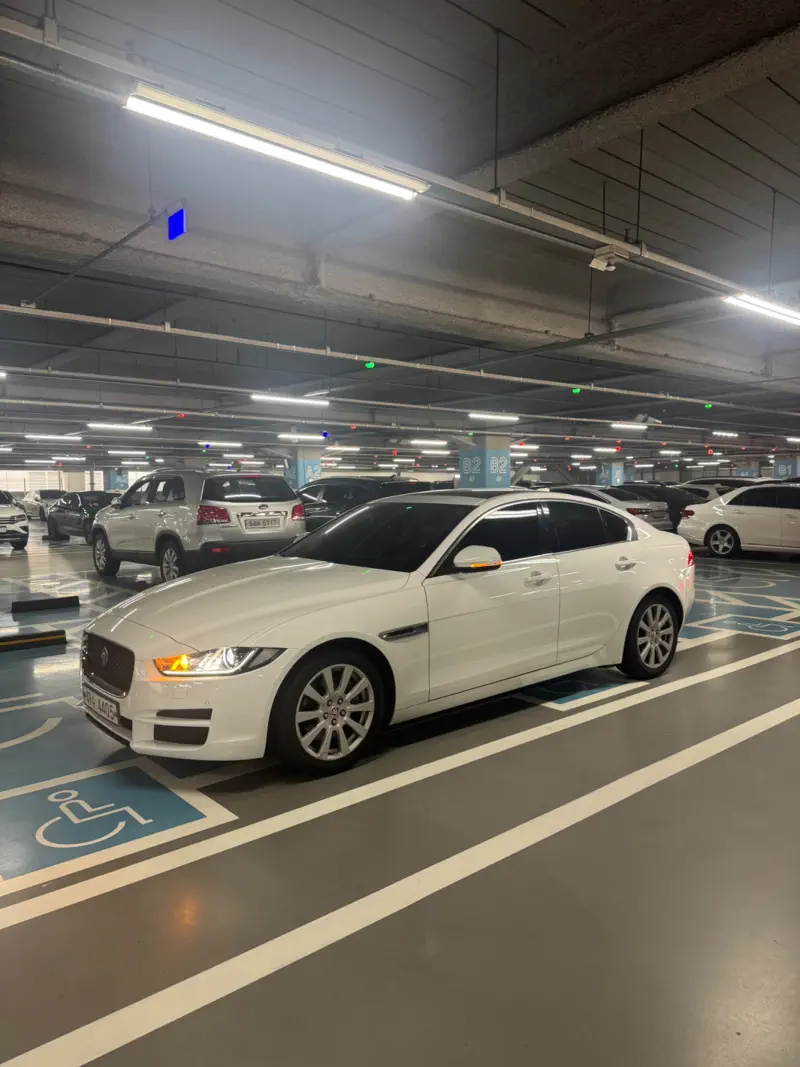 Jaguar XE