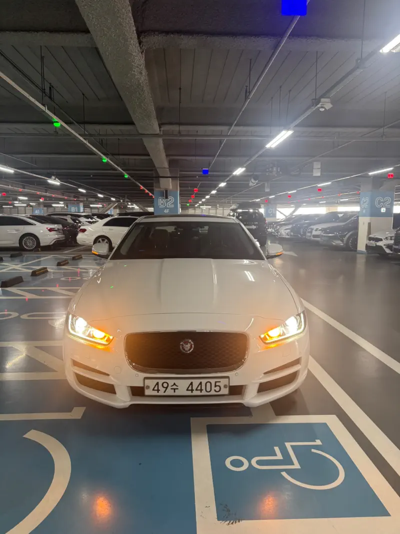Jaguar XE