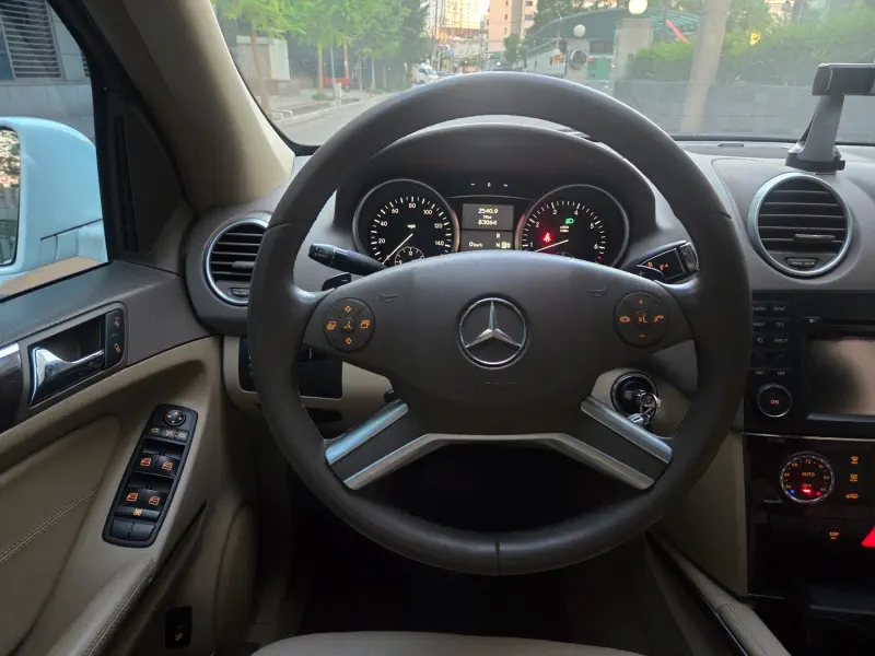 Mercedes-Benz M-class