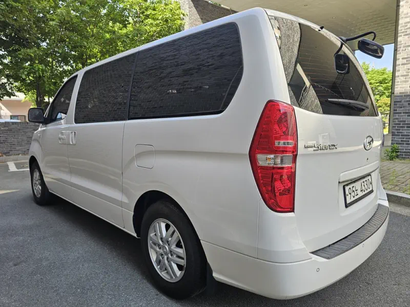 Hyundai Grand Starex