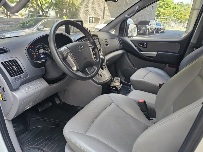 Hyundai Grand Starex