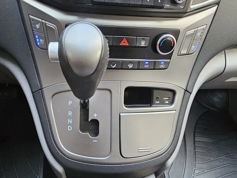 Hyundai Grand Starex