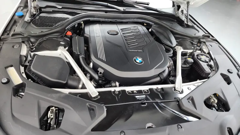 BMW 8-Series