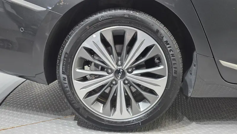 Kia K8